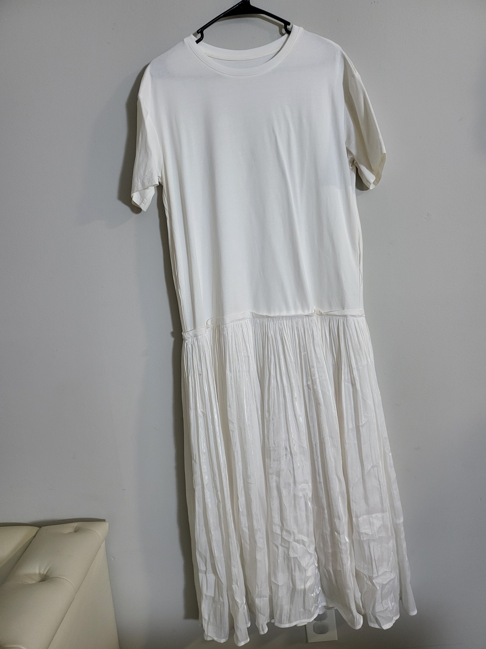 Women’s White Short-Sleeve Pleated Maxi Dress
